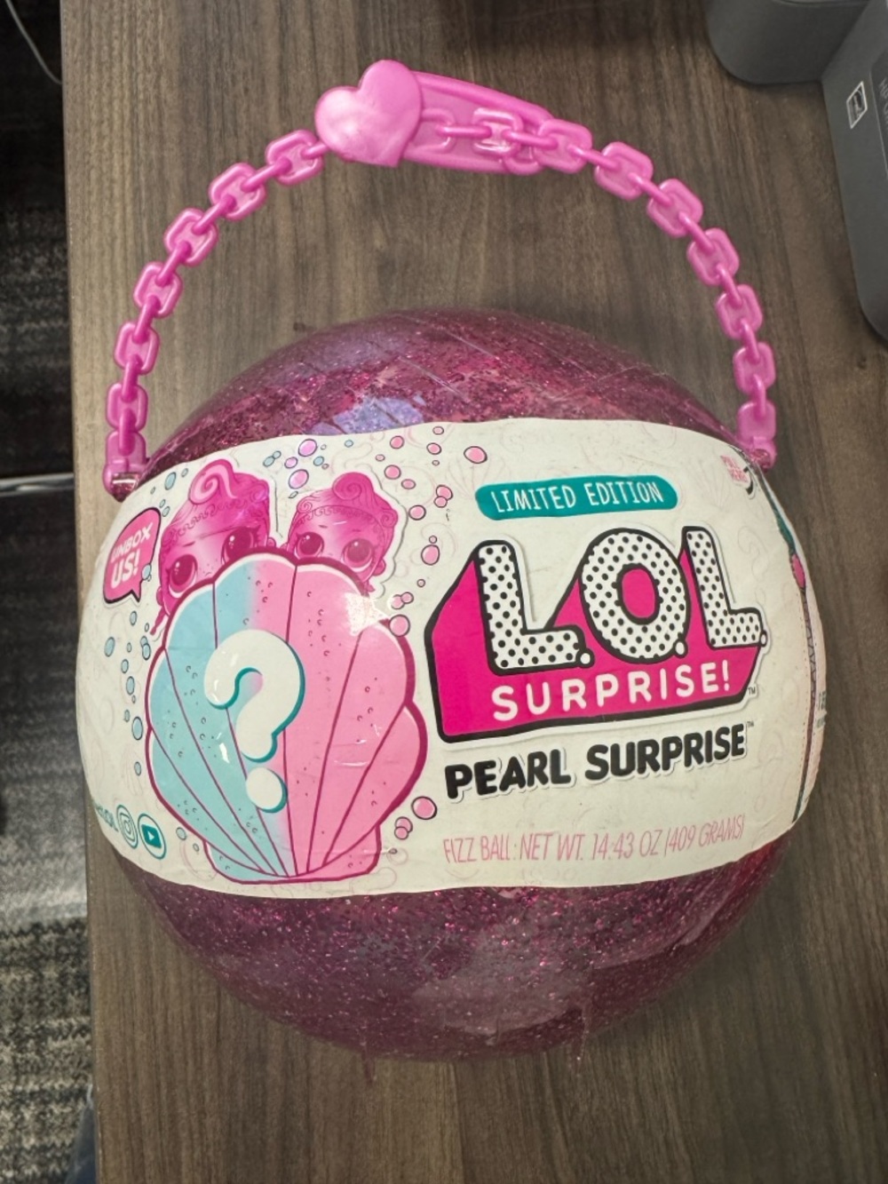 L.O.L. Surprise! Pearl Surprise Fizz Ball - Hot Pink & Teal Accents